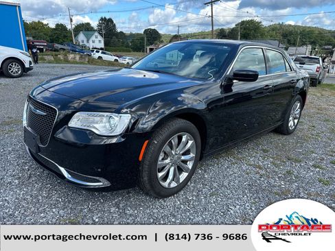 Used 2022 Chrysler 300 Touring image 1