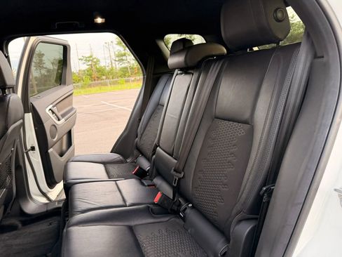 Used 2018 Land Rover Discovery Sport SE AWD/4WD image 23