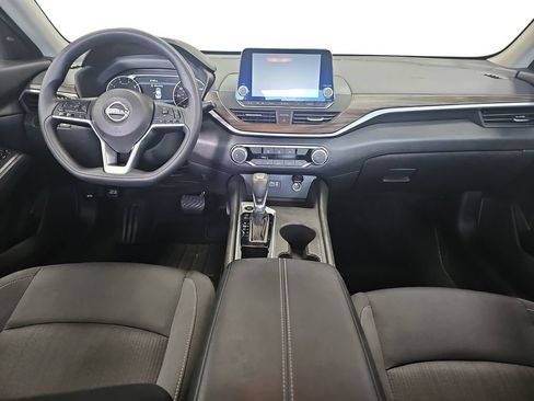 Used 2025 Nissan Altima 2.5 SV FWD image 9