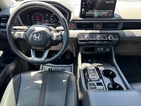 Used 2023 Honda Pilot Touring image 19