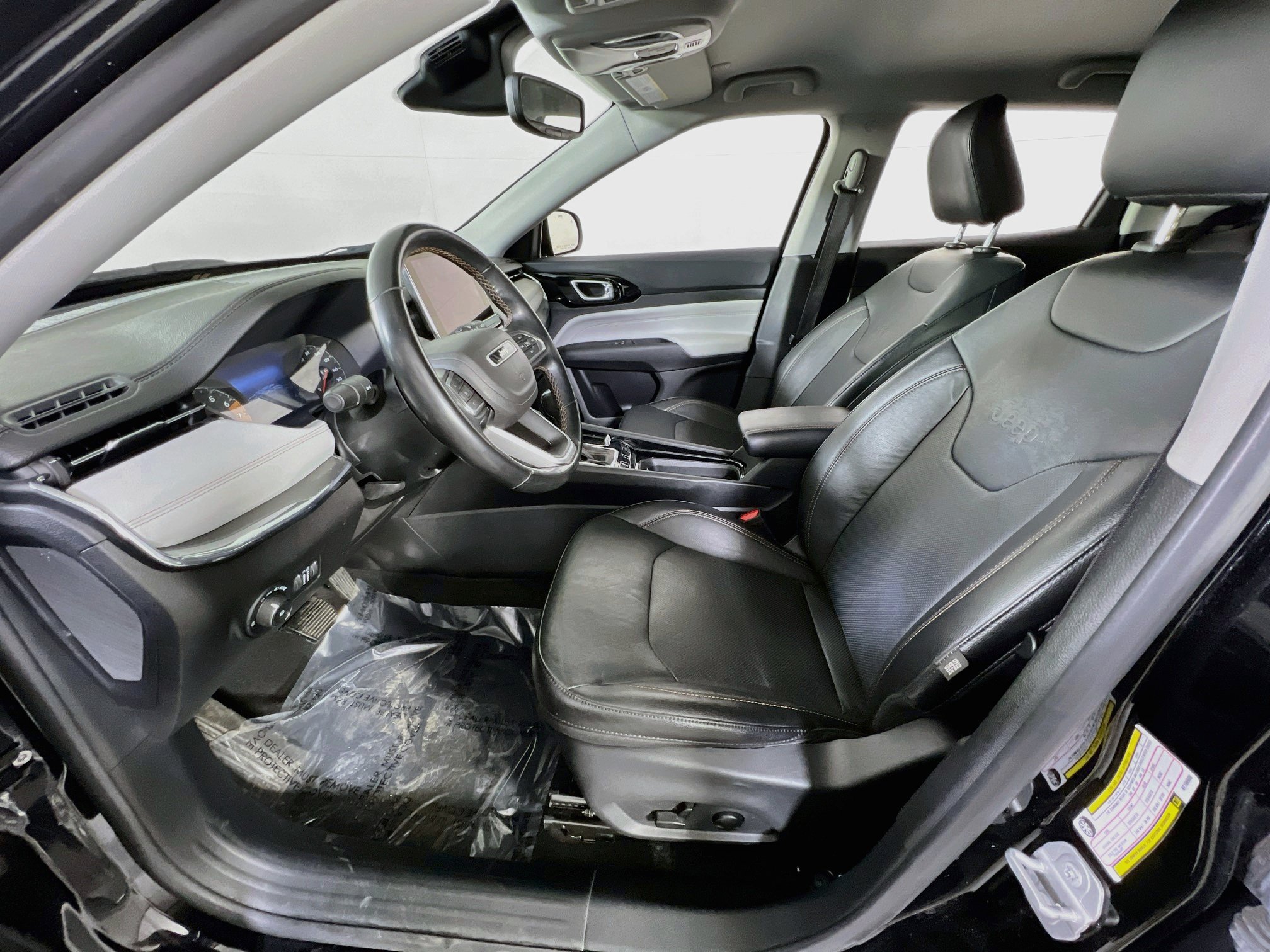 Used 2022 Jeep Compass Limited AWD/4WD image 19
