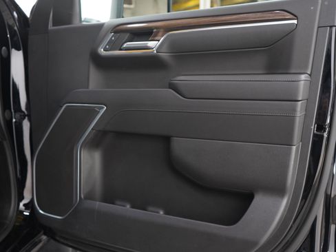 Used 2023 Chevrolet Silverado 1500 RST AWD/4WD image 9