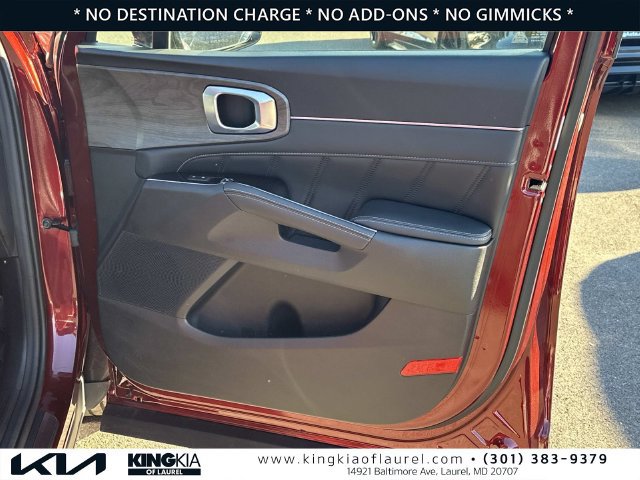 Used 2025 Kia Sorento SX AWD/4WD image 15