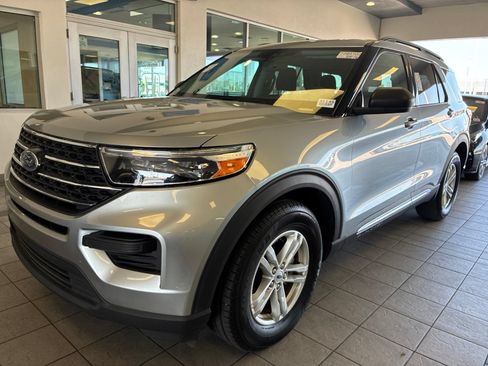 Used 2023 Ford Explorer XLT AWD/4WD image 1