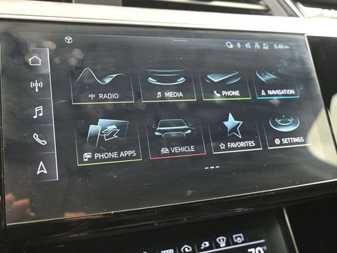 Used 2024 Audi Q8 e-tron Prestige AWD/4WD image 24