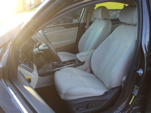 Used 2015 Hyundai Sonata SE w/ Option Group 09 image 10