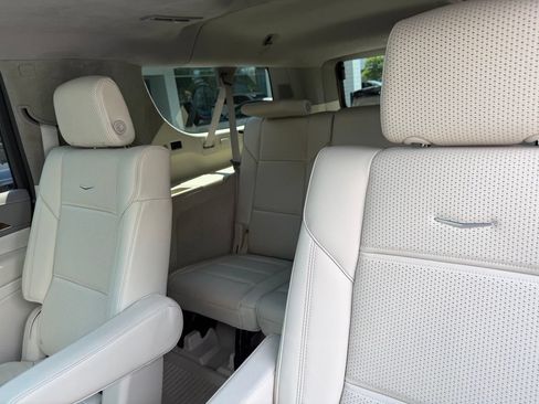 Used 2024 Cadillac Escalade ESV Sport Platinum w/ LPO, ONYX Package AWD/4WD image 21
