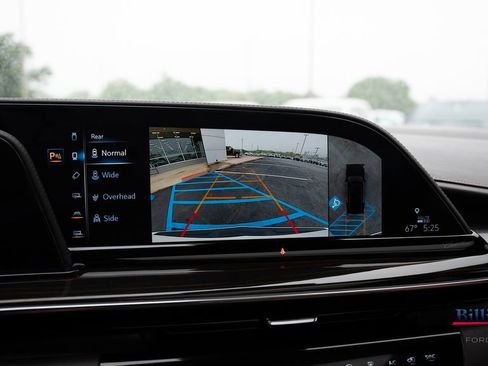 Used 2023 Cadillac Escalade Sport AWD/4WD image 14