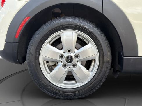 Used 2017 MINI Cooper 4-Door Hardtop w/ Premium Package FWD image 24