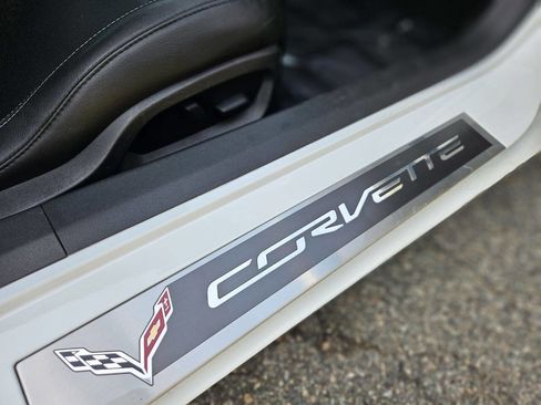 Used 2019 Chevrolet Corvette Stingray Coupe w/ 1LT RWD image 20