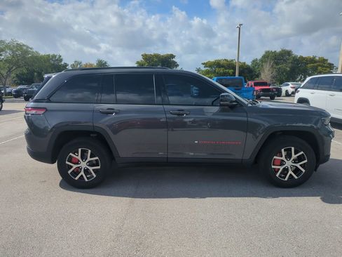 Used 2024 Jeep Grand Cherokee Limited image 5