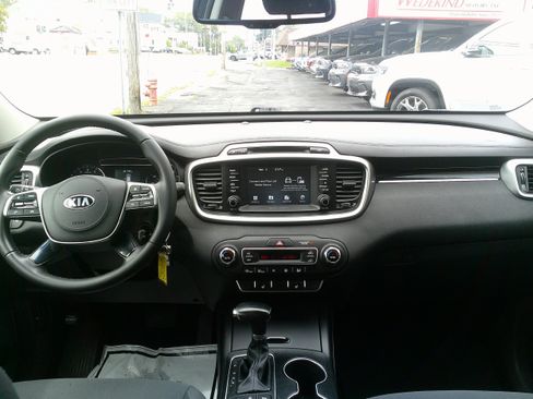Used 2019 Kia Sorento AWD w/ LX Convenience Package image 17