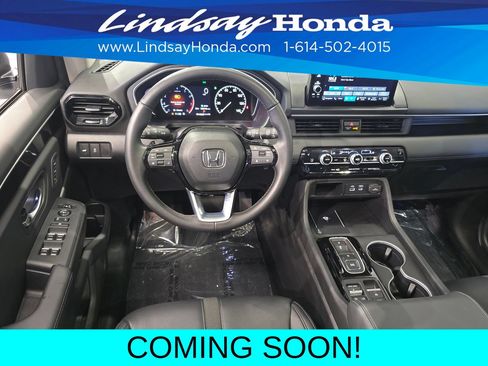 Used 2025 Honda Pilot Touring image 13