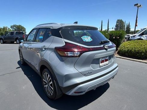 Used 2024 Nissan Kicks SV FWD image 6
