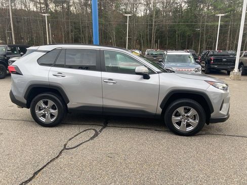 Used 2022 Toyota RAV4 LE image 6