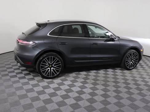 Used 2025 Porsche Macan image 8
