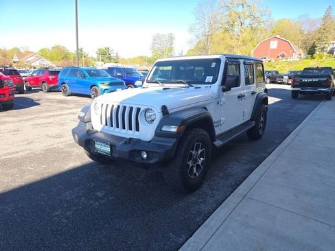 Used 2018 Jeep Wrangler Unlimited Sport S AWD/4WD image 3
