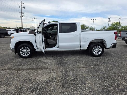 Used 2024 Chevrolet Silverado 1500 LT w/ Z71 Off-Road Package AWD/4WD image 9