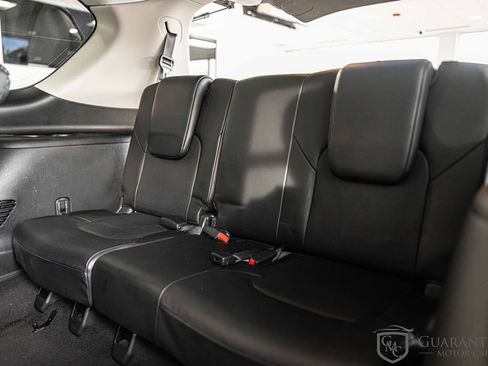 Used 2019 Nissan Armada Platinum image 38