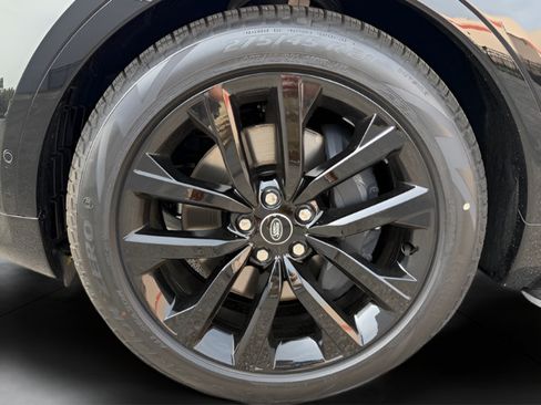 Certified 2026 Land Rover Discovery Limited Edition AWD/4WD image 9