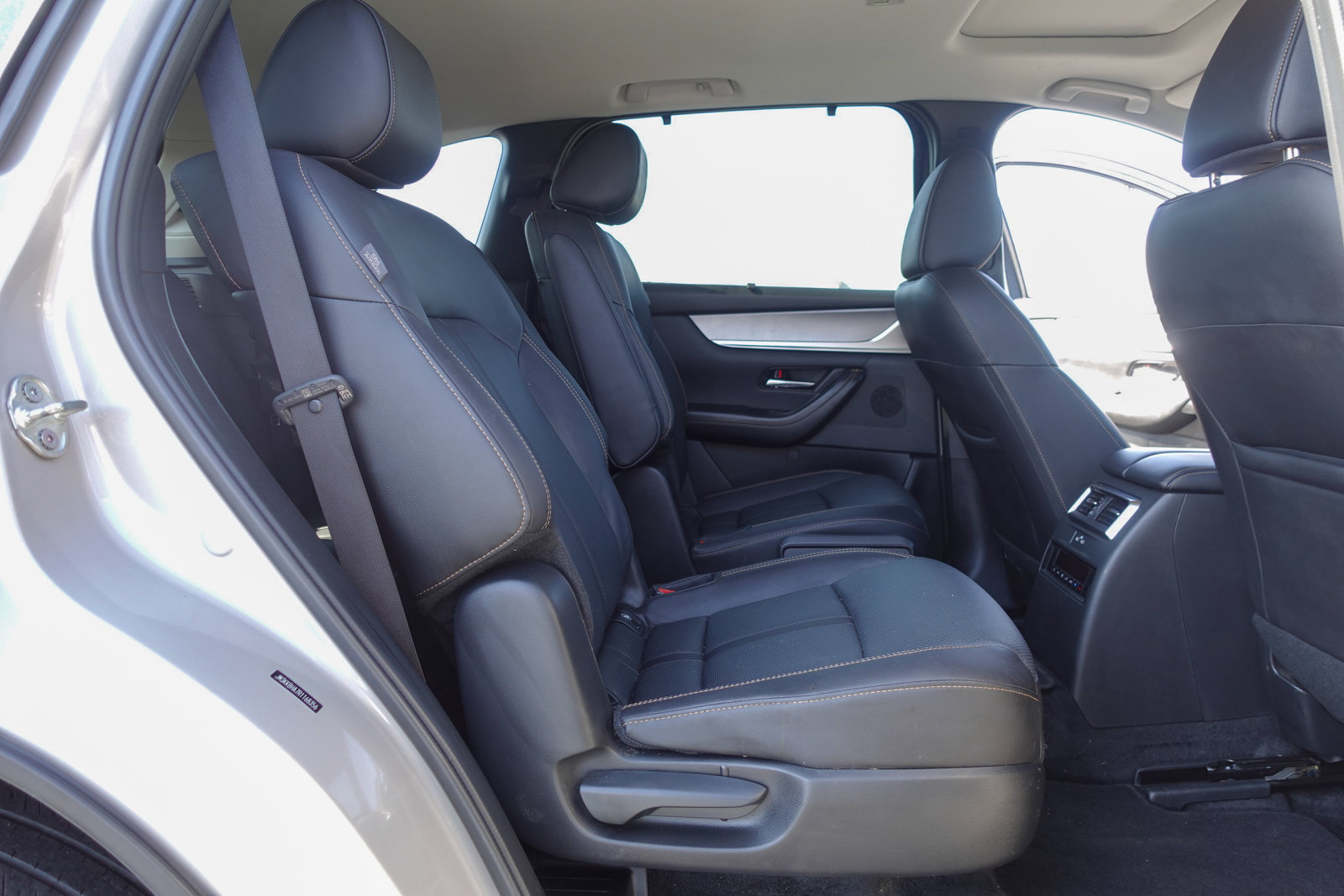 Used 2024 MAZDA CX-90 Plug-In Hybrid w/ Preferred AWD/4WD image 16