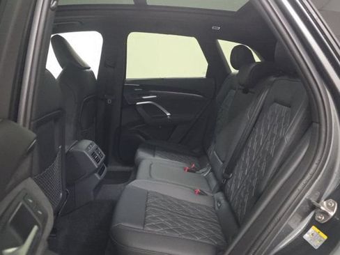 Used 2025 Audi SQ5 Premium Plus w/ Premium Plus Package AWD/4WD image 4