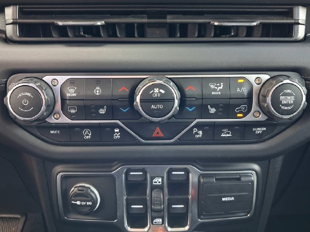 Used 2025 Jeep Gladiator Sport AWD/4WD image 18