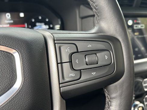 Used 2022 GMC Yukon XL Denali image 30