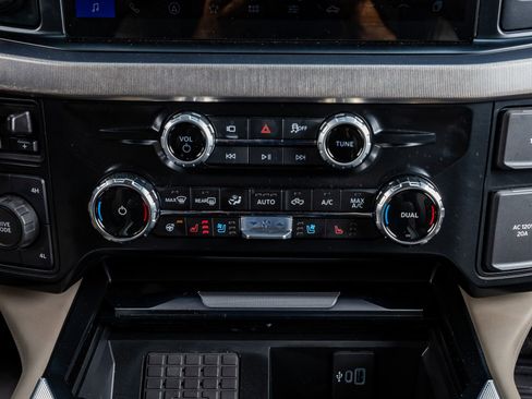 Used 2025 Ford F450 Platinum w/ Platinum Plus Package image 25