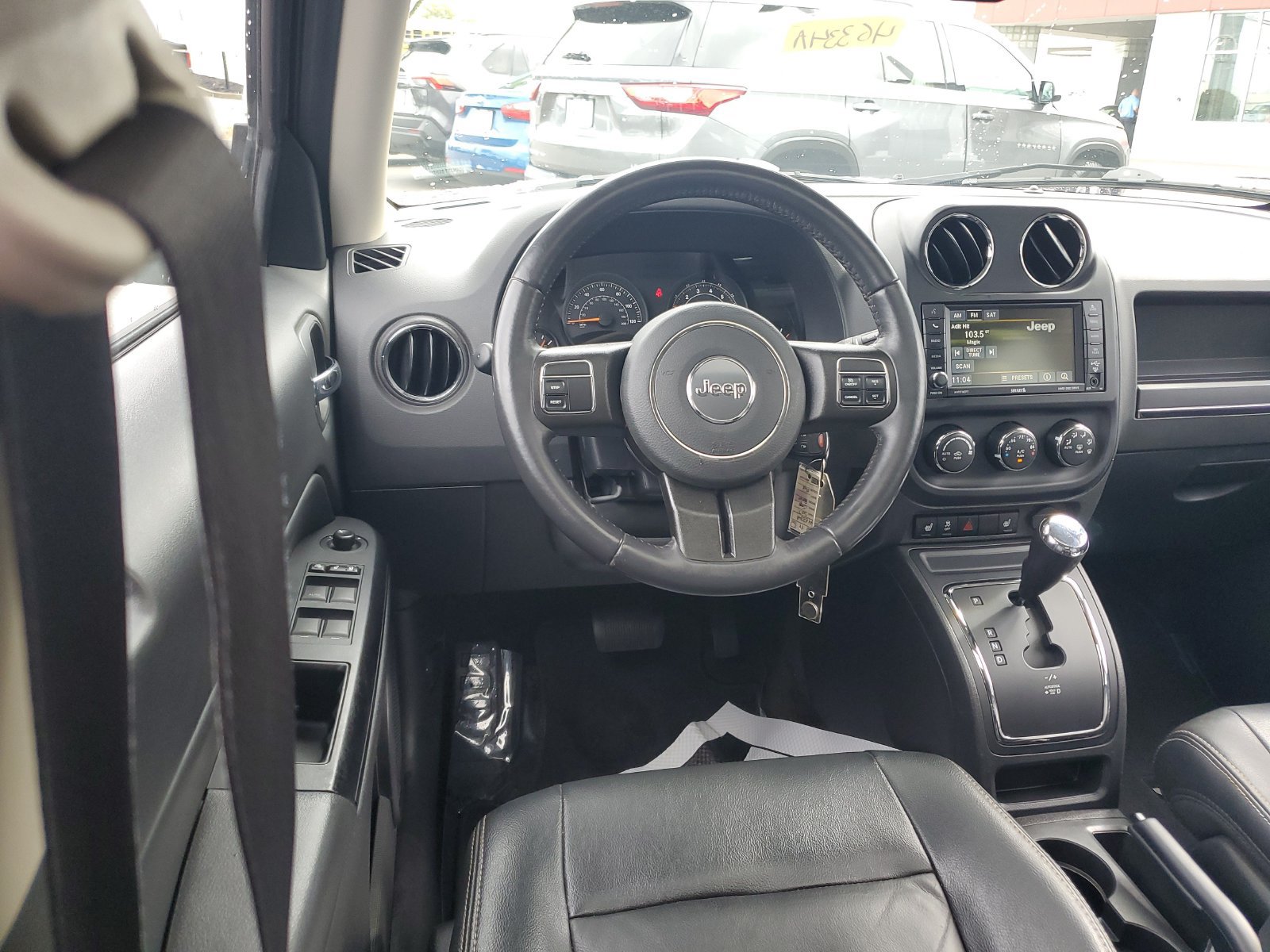 Used 2017 Jeep Patriot Latitude AWD/4WD image 11
