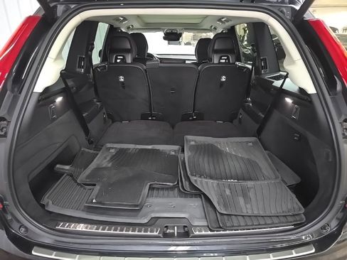 Used 2022 Volvo XC90 T6 Momentum w/ Advanced Package image 12