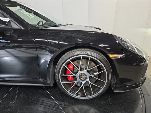 Used 2019 Porsche 911 Turbo image 11