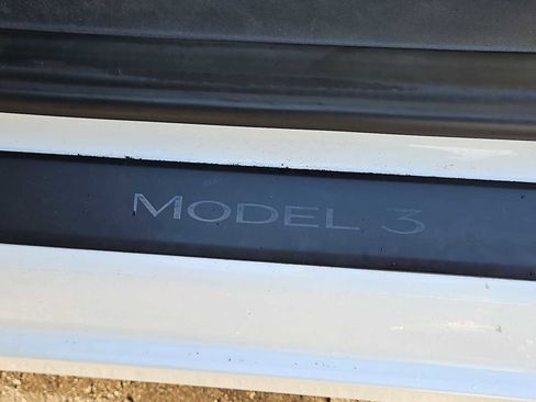 Used 2023 Tesla Model 3 Standard Range image 12
