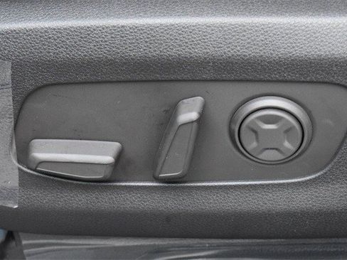 New 2026 Kia Carnival EX image 22