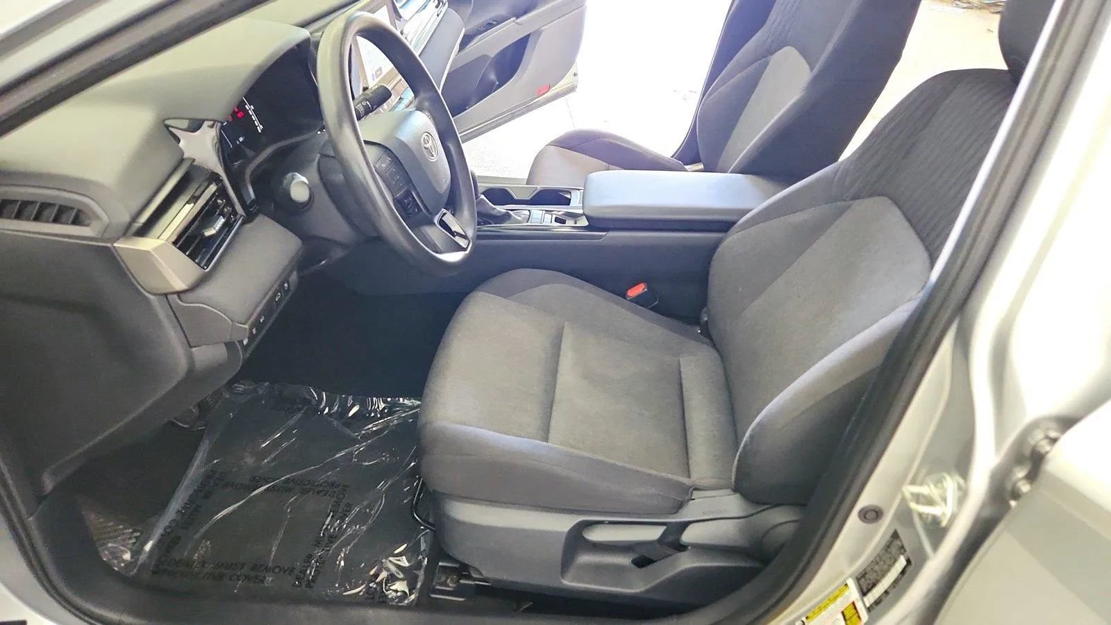 Used 2025 Toyota Camry LE FWD image 15