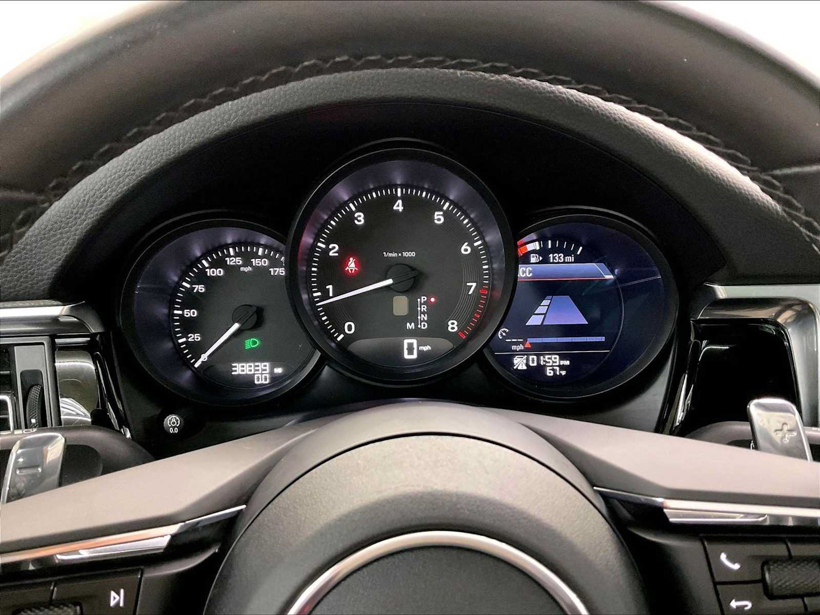 Certified 2022 Porsche Macan AWD/4WD image 29