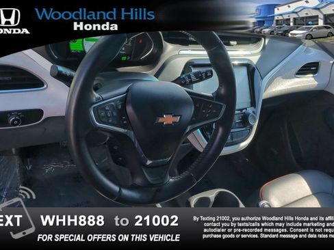 Used 2020 Chevrolet Bolt Premier w/ Infotainment Package FWD image 9