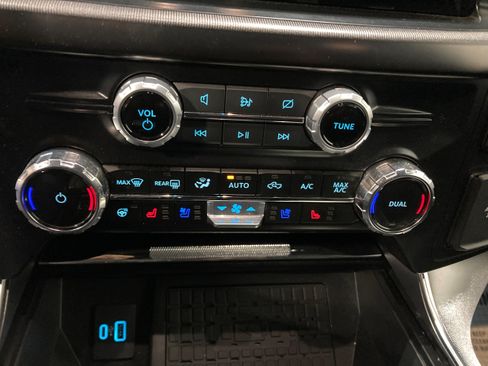 Used 2024 Ford F150 Platinum AWD/4WD image 32