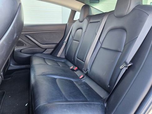 Used 2018 Tesla Model 3 image 13