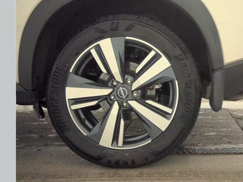 Certified 2023 Nissan Rogue SL image 20