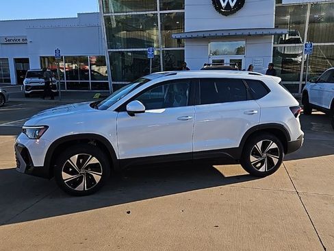 New 2026 Volkswagen Taos SE AWD/4WD image 8
