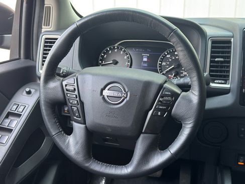 Used 2022 Nissan Frontier SV RWD image 18