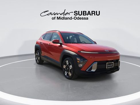 Used 2025 Hyundai Kona SEL FWD image 2