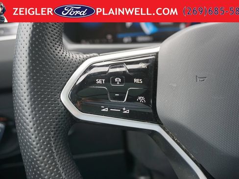 Used 2023 Volkswagen Tiguan SE R-Line AWD/4WD image 24