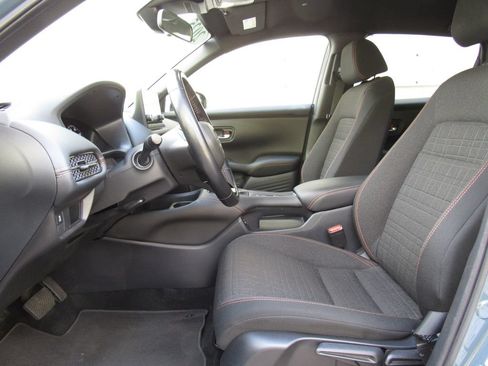 Used 2025 Honda HR-V Sport image 11