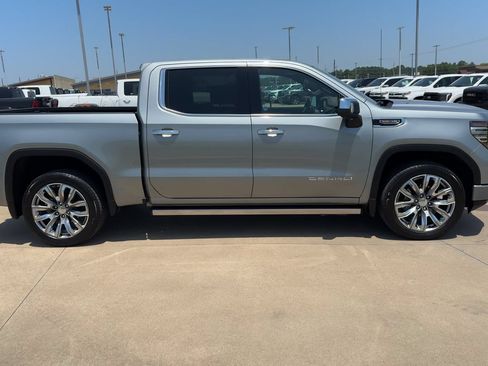 Used 2026 GMC Sierra 1500 Denali AWD/4WD image 9