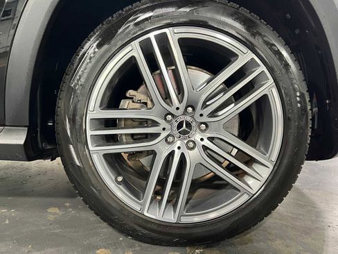 Used 2025 Mercedes-Benz GLS 450 4MATIC image 9