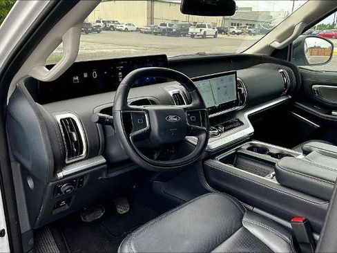 Certified 2025 Ford Expedition Max Platinum AWD/4WD image 10
