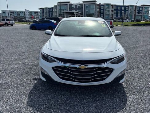 Used 2024 Chevrolet Malibu LT image 2