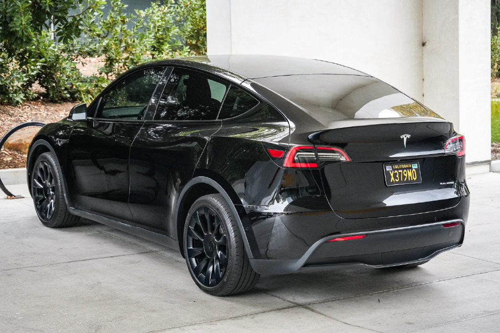 Used 2021 Tesla Model Y Long Range AWD/4WD image 4